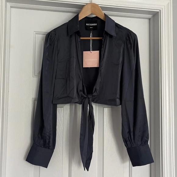 Kittenish Tops - ❌SOLD❌ Kittenish tie front cropped top 🐱